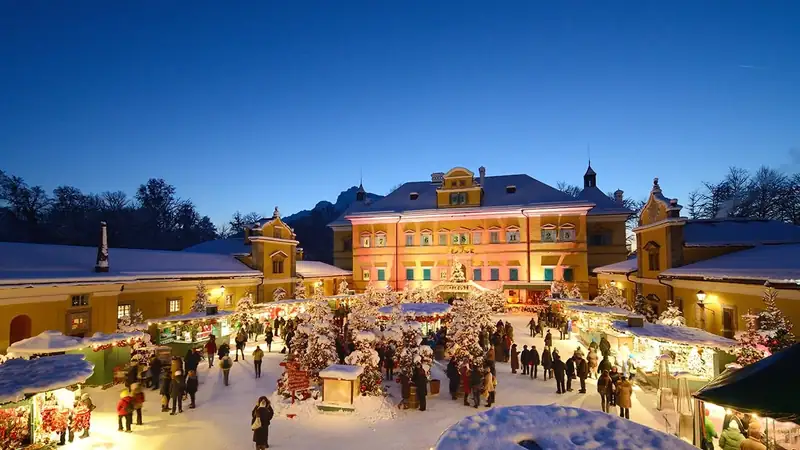 The illuminated Christmas market at Hellbrunn Palace